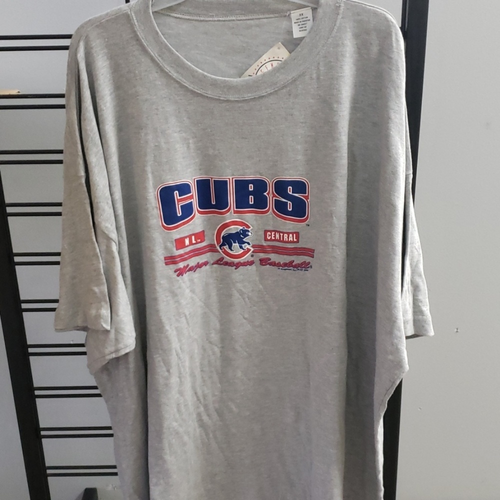 NWT Chicago Cubs Tee Shirt